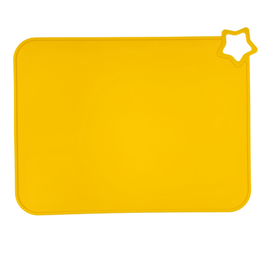 Onze speelplacemat in zonnetjesgeel – een vrolijke ondergrond voor eindeloos creatief spel met speeldeeg of verf.