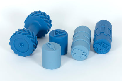 speeldeeg rollers en stempels op de weg voor speeldeeg en koekjes 